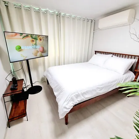Cozy 2-Room Accommodation, 5 Minutes Walk From Hwagok Station, Close To Gimpo Airport, Hongdae, And Kbs Arena Seoul Exterior photo